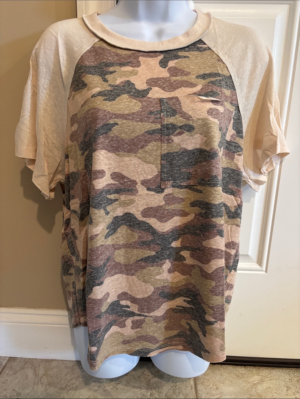 Hem & Thread Camo Raglan Tee in Beige, Brown, Olive
